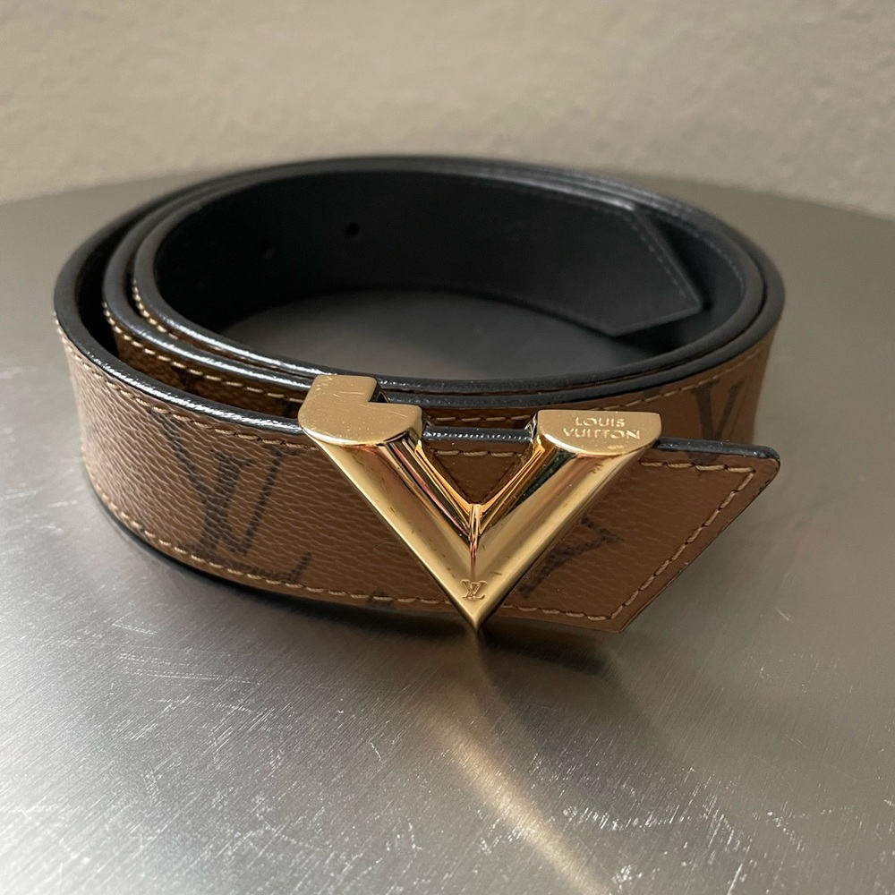 Louis Vuitton reverse monogram belt 90